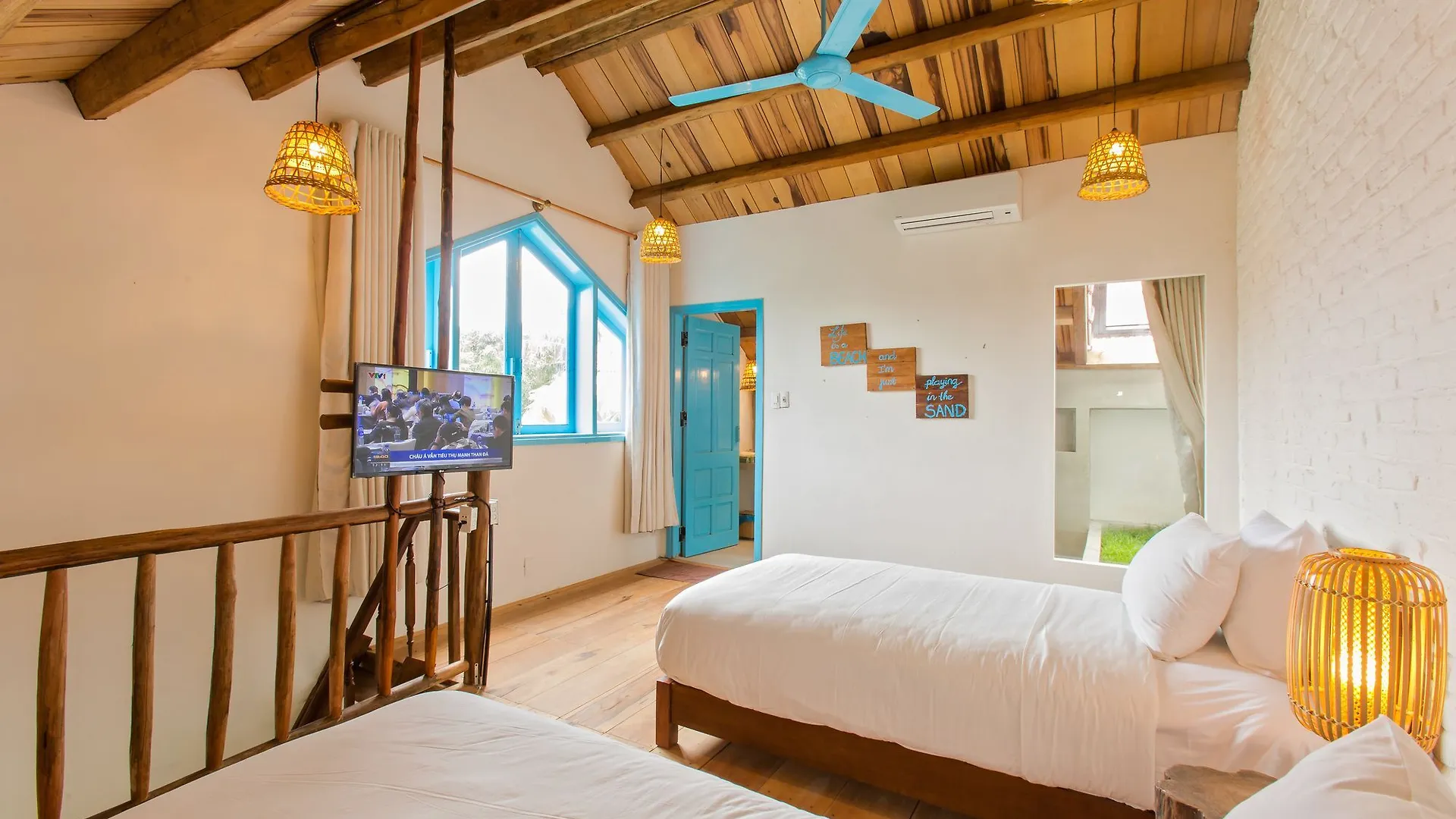 Life Beach Villa Hoi An 3*,