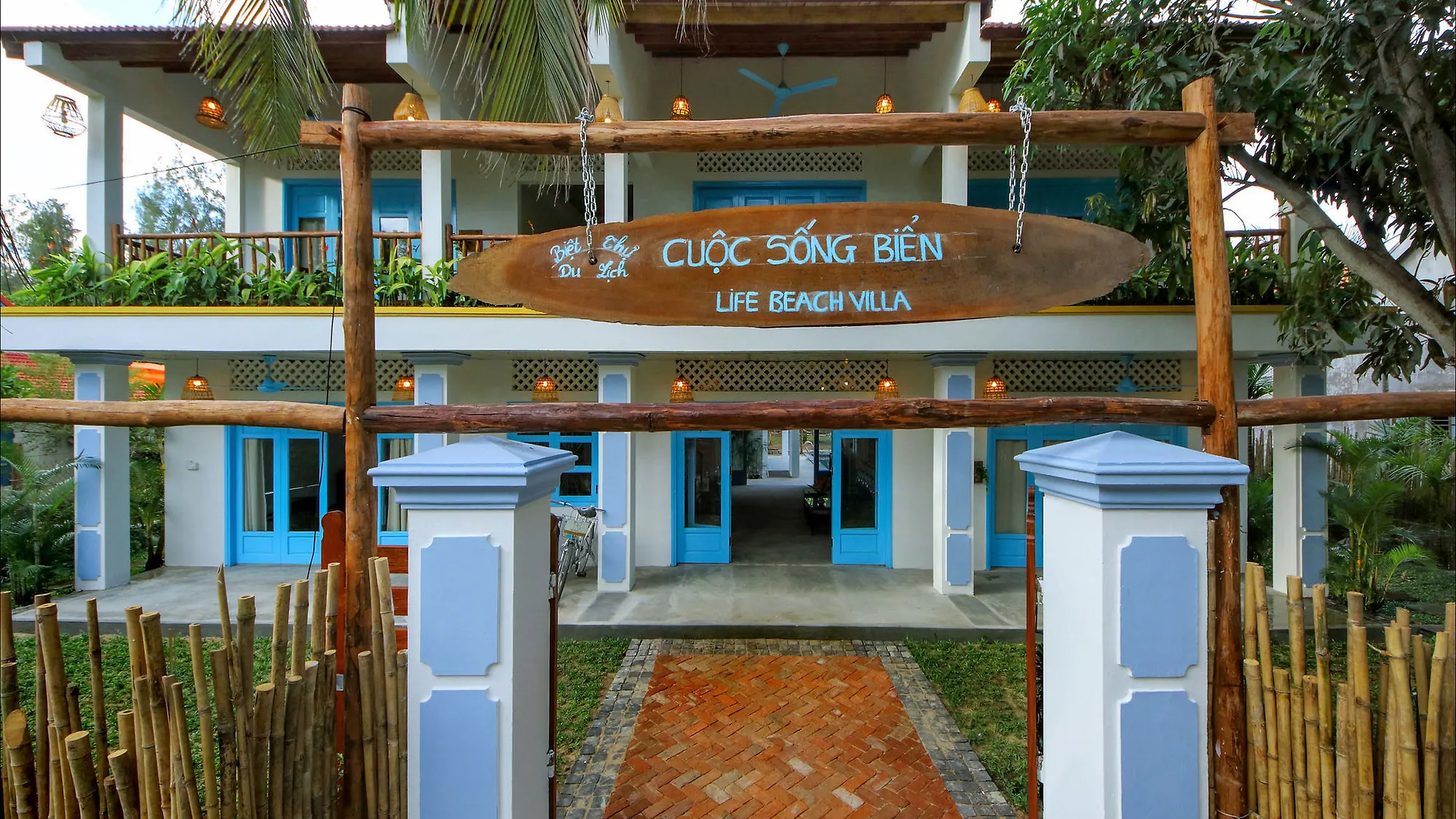 Hotel Life Beach Villa Hoi An