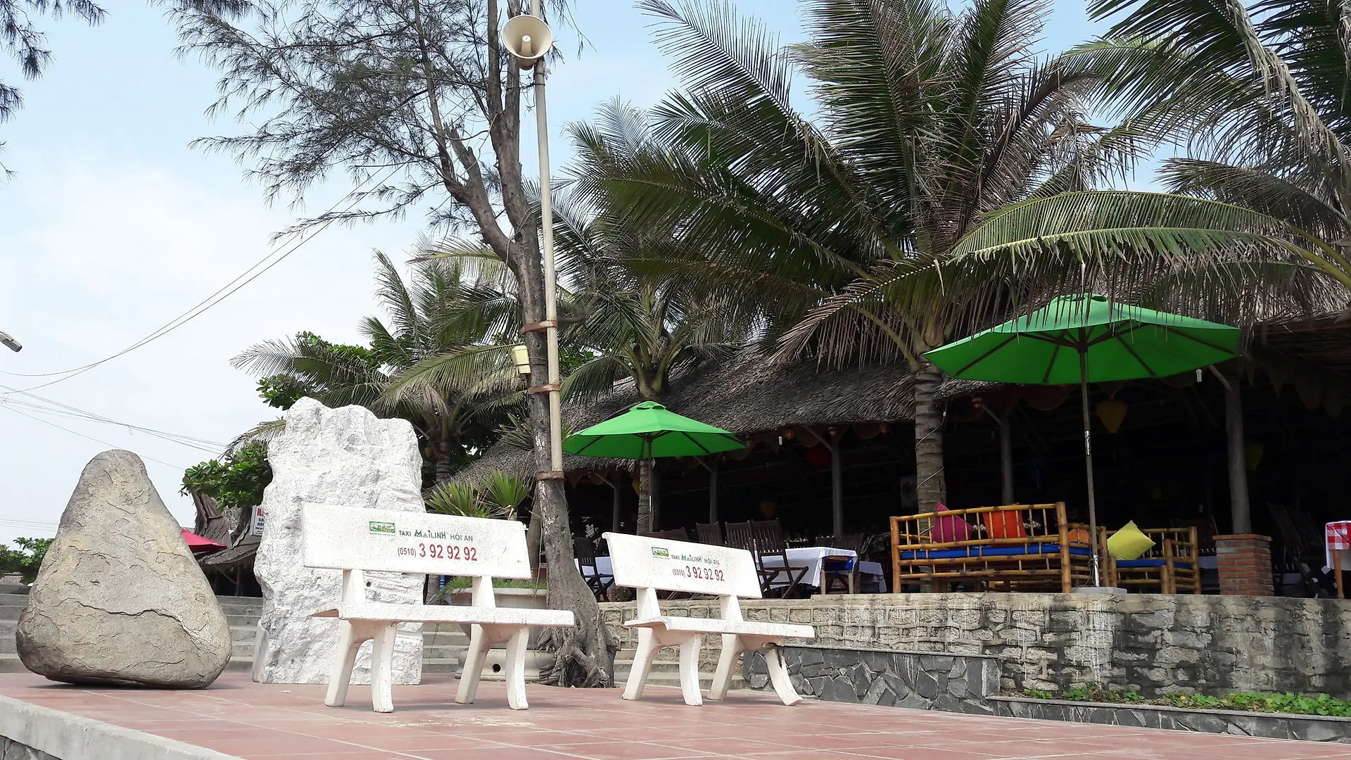 Life Beach Villa Hội An 3*,