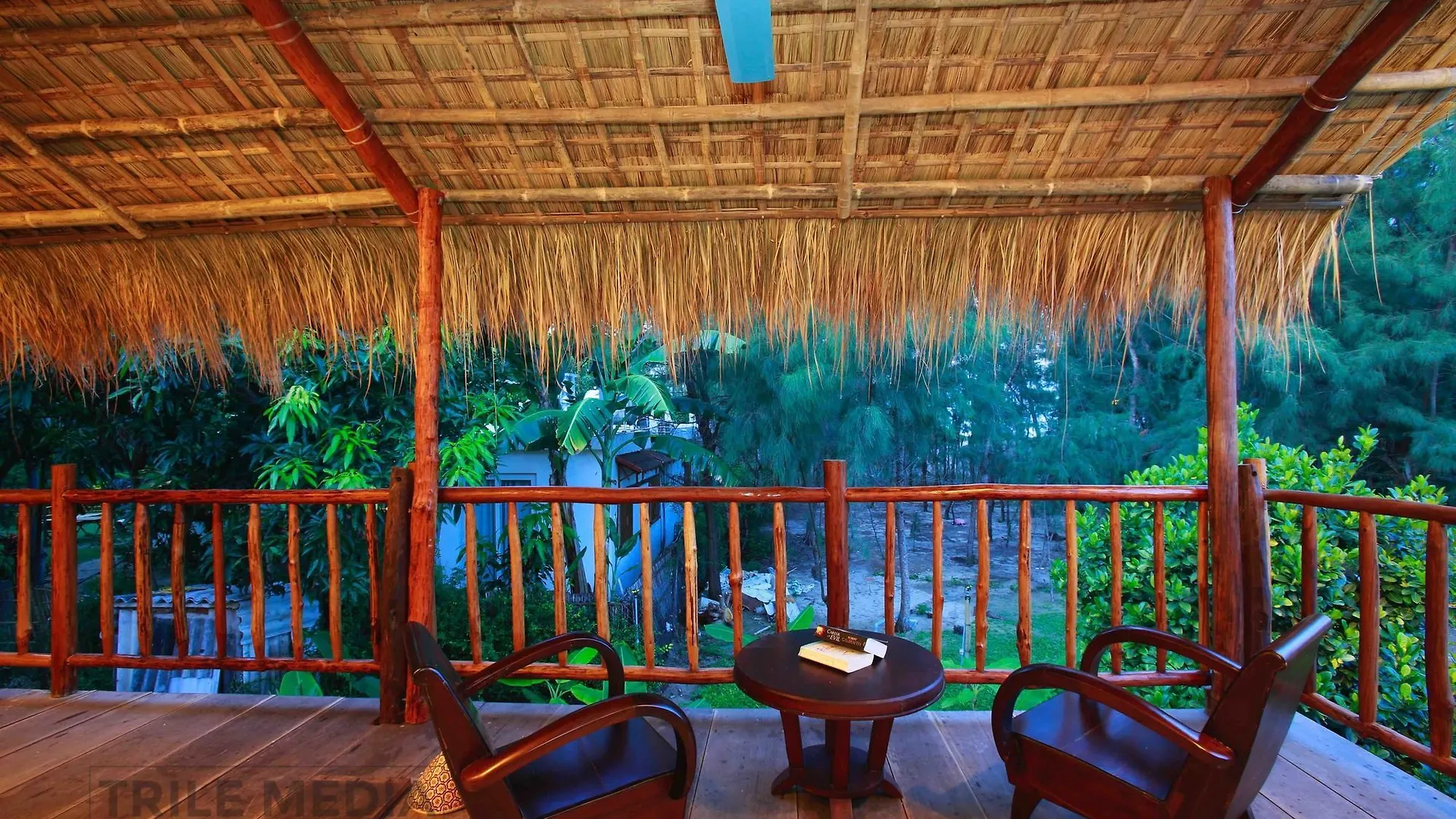 Hotel Life Beach Villa Hội An
