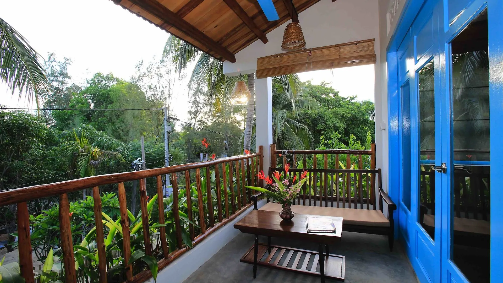 Hotel Life Beach Villa Hội An